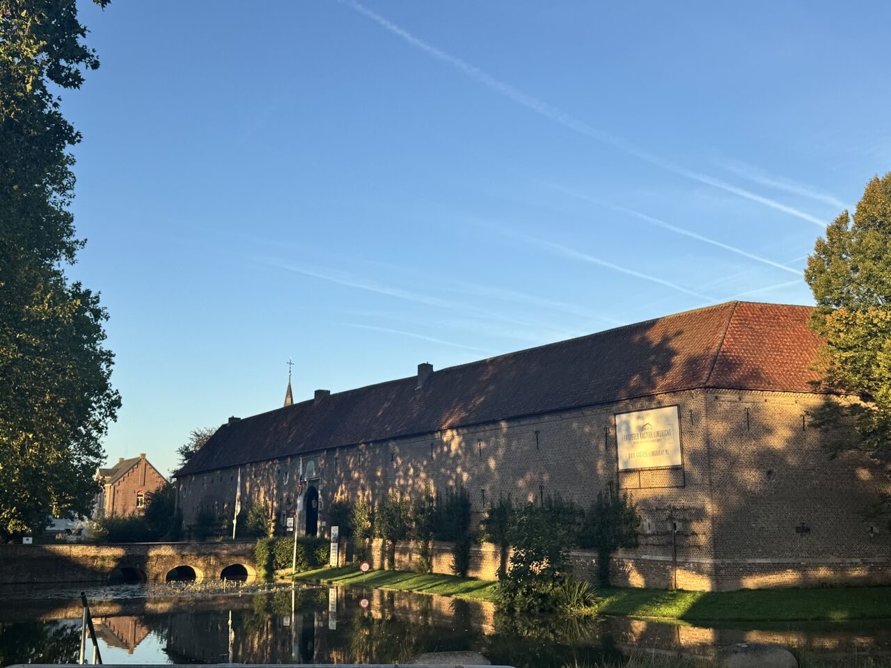 Aankomst bij Kasteel Limbricht