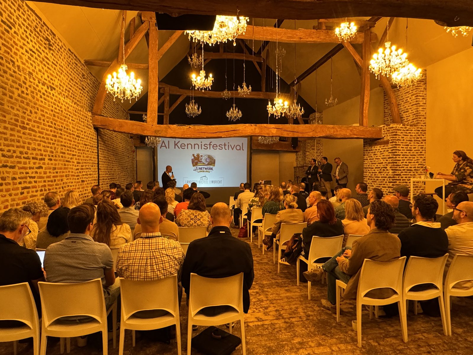 De zaal van achteren tijdens de keynote