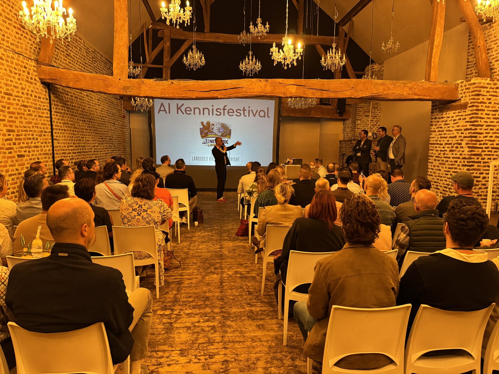 Volle zaal tijdens de keynote op Kasteel Limbricht